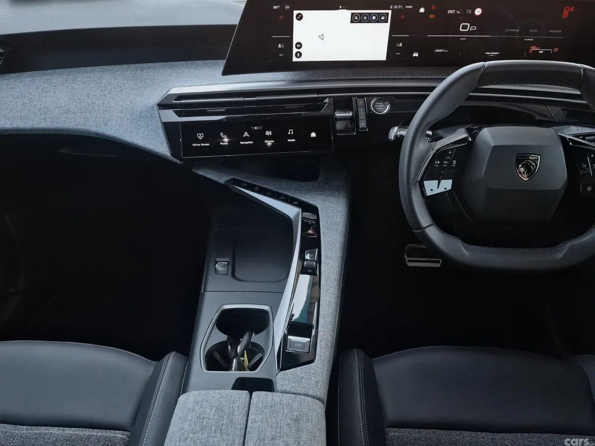 Peugeot 3008 MPV, Petrol, 2025, White