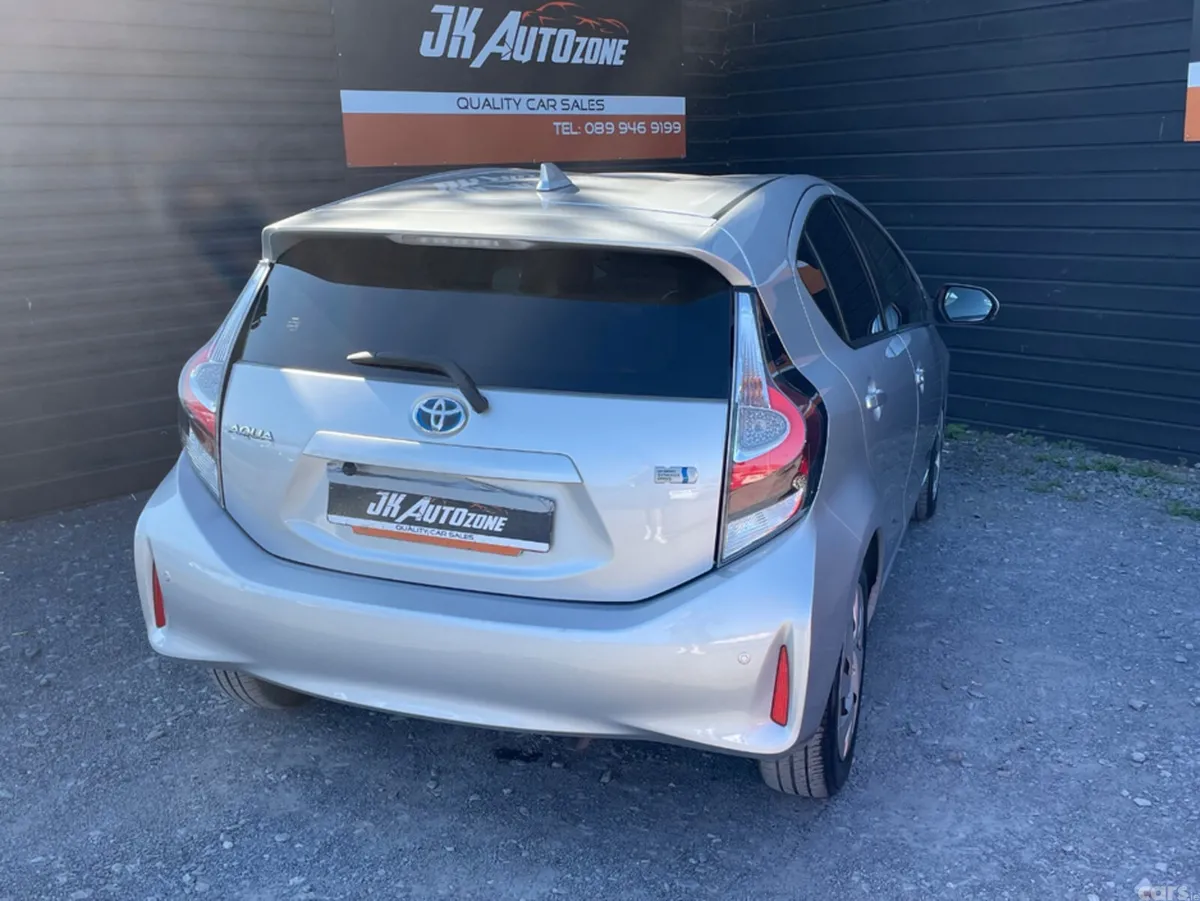 Toyota Aqua Hatchback, Petrol Hybrid, 2021, Silver