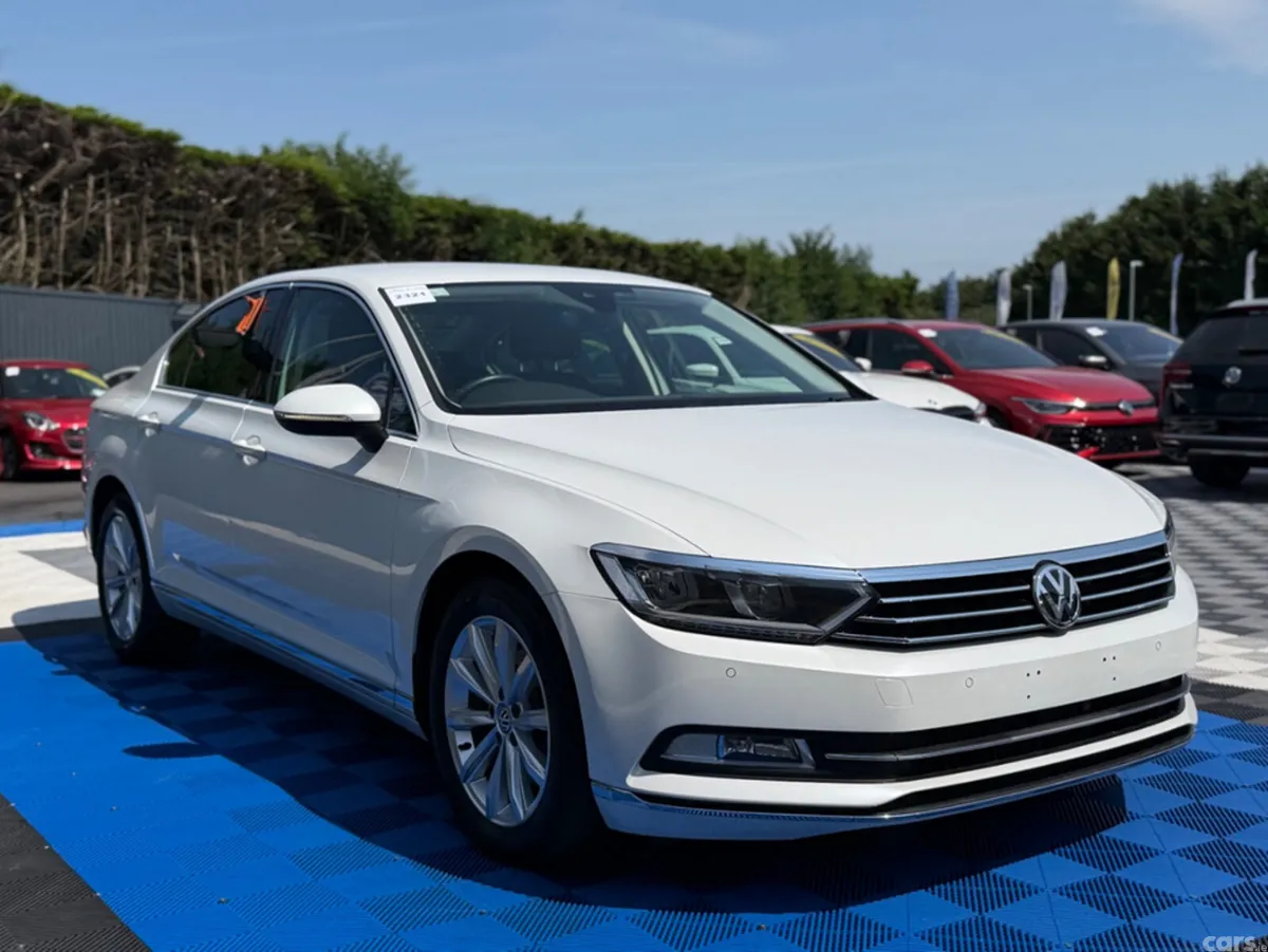 Volkswagen Passat Saloon, Diesel, 2019, White