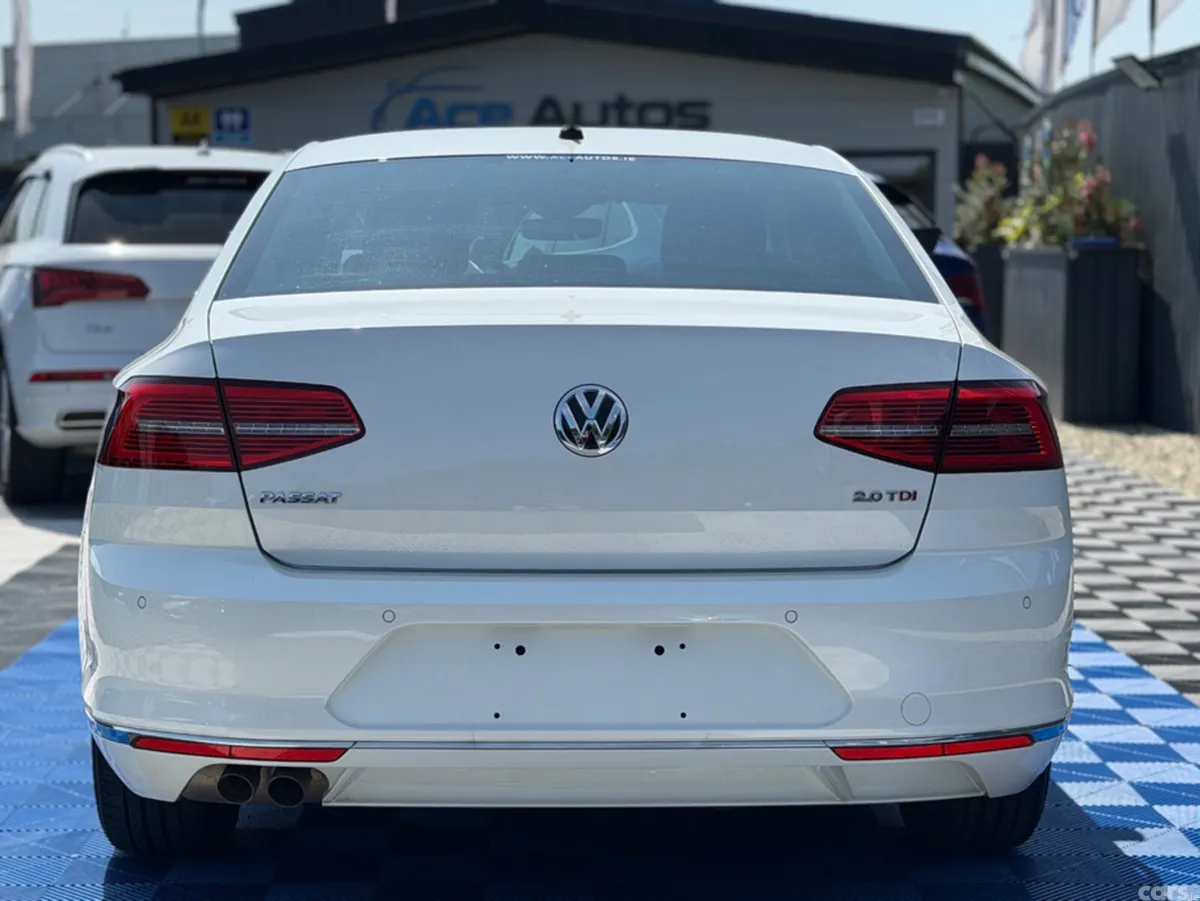 Volkswagen Passat Saloon, Diesel, 2019, White