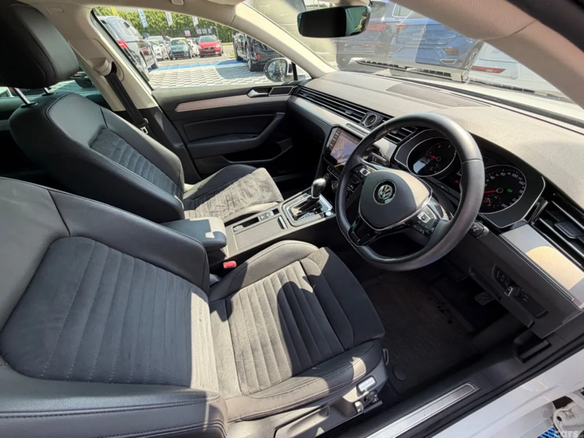 Volkswagen Passat Saloon, Diesel, 2019, White