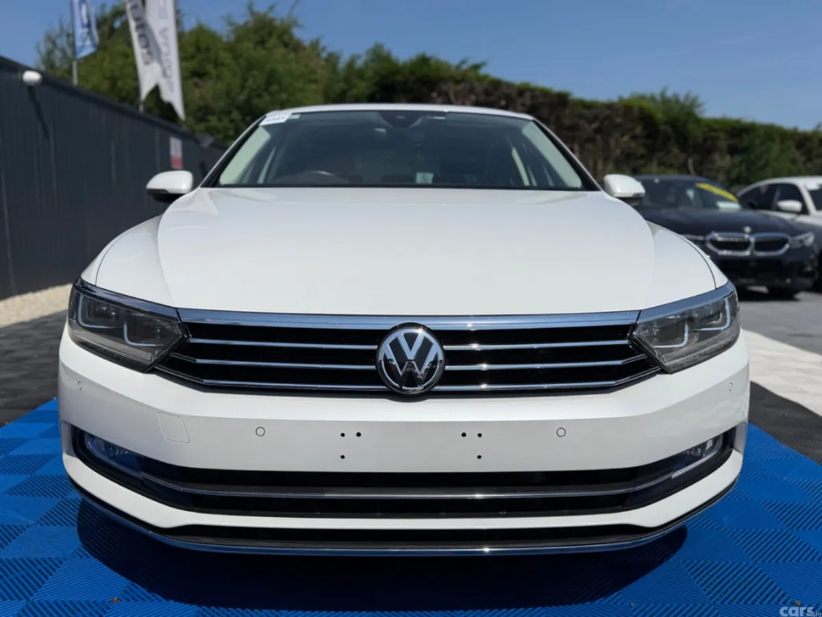 Volkswagen Passat Saloon, Diesel, 2019, White