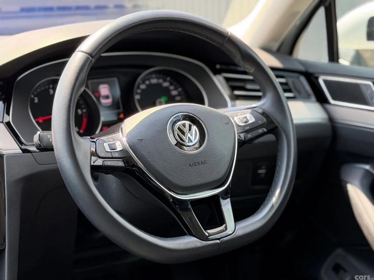 Volkswagen Passat Saloon, Diesel, 2019, White