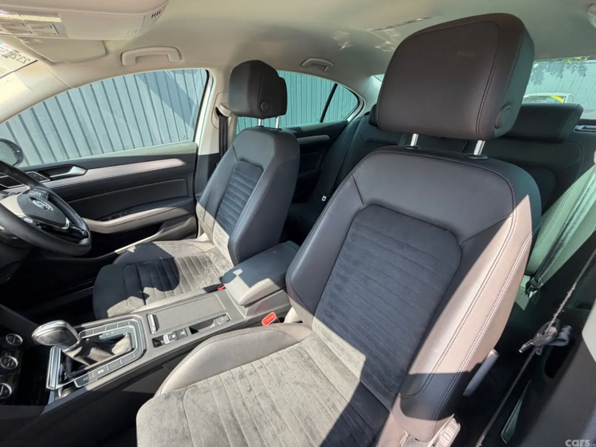 Volkswagen Passat Saloon, Diesel, 2019, White