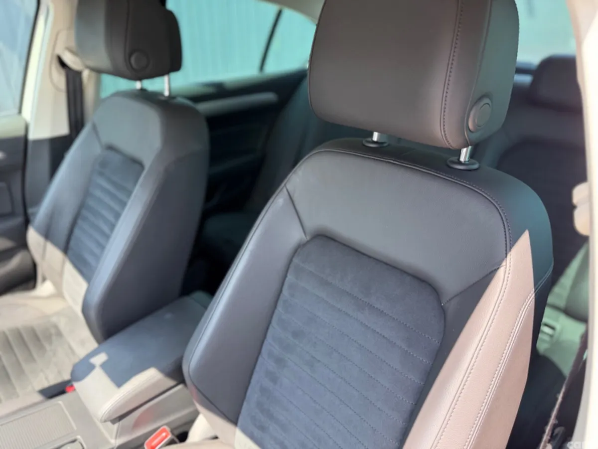 Volkswagen Passat Saloon, Diesel, 2019, White