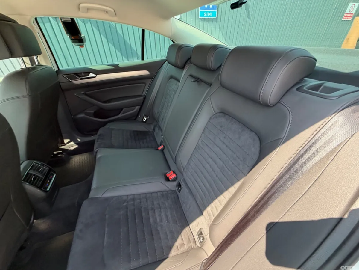 Volkswagen Passat Saloon, Diesel, 2019, White