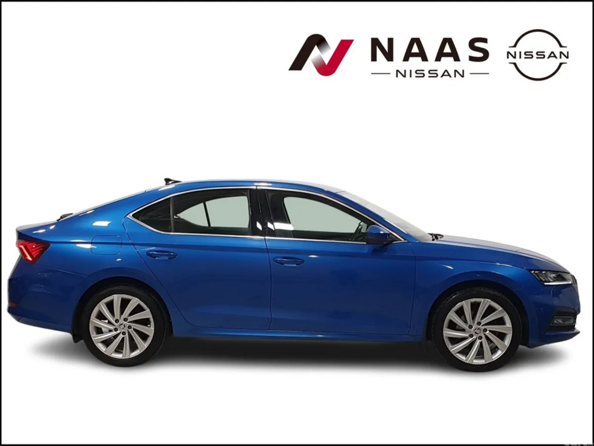 Skoda Octavia Saloon, Petrol, 2021, Blue