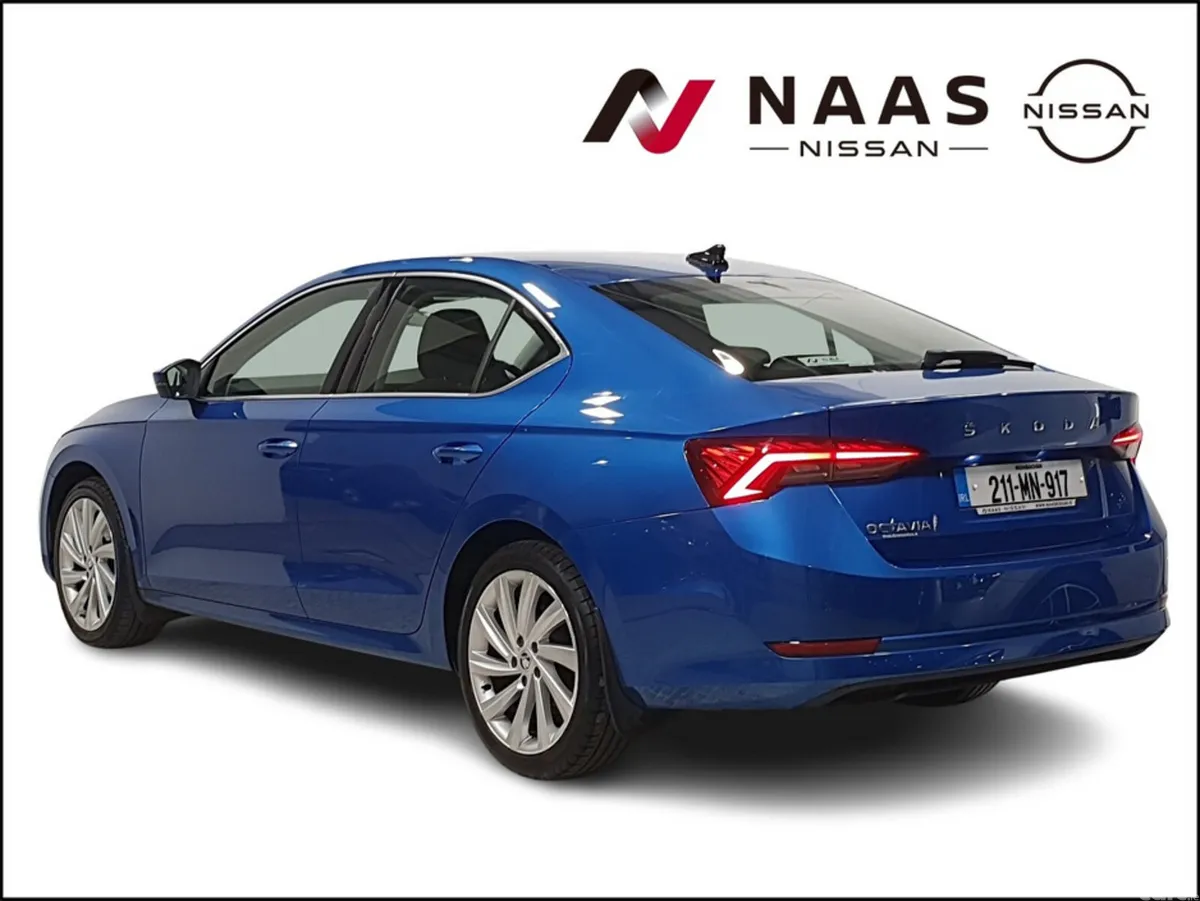 Skoda Octavia Saloon, Petrol, 2021, Blue