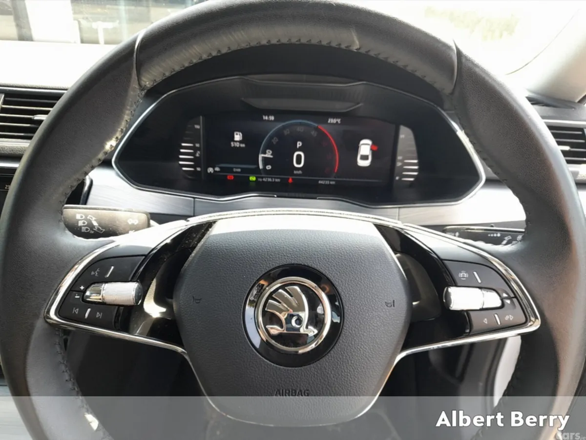 Skoda Superb Hatchback, Diesel, 2024, White