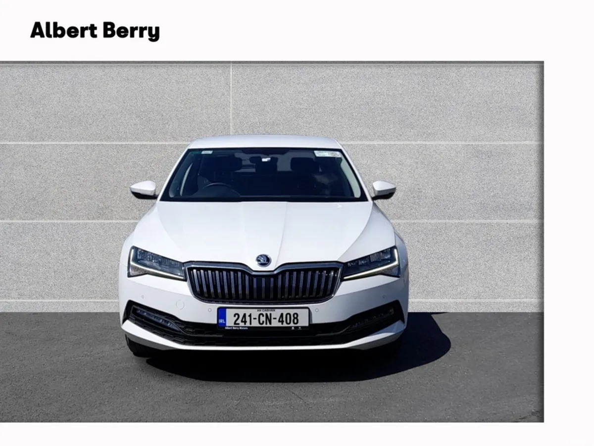 Skoda Superb Hatchback, Diesel, 2024, White