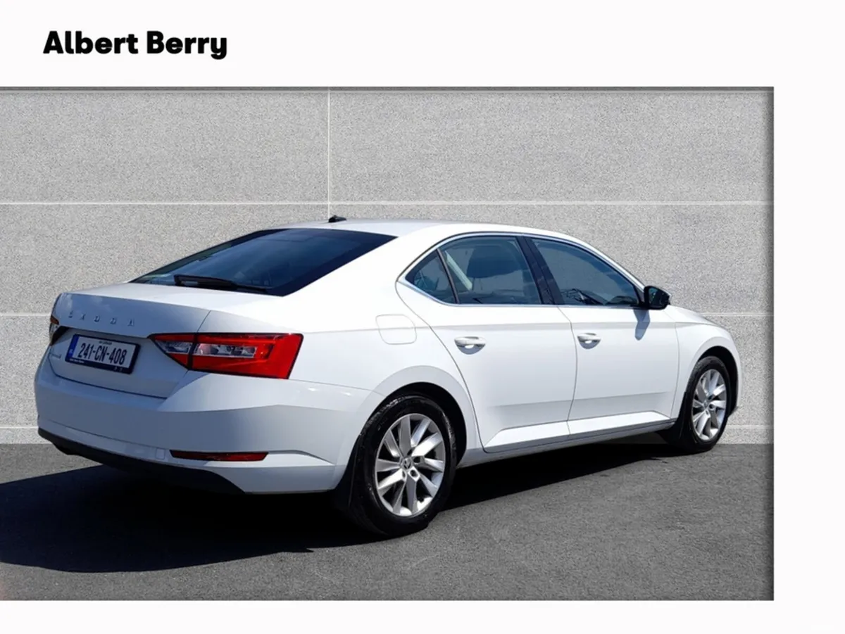 Skoda Superb Hatchback, Diesel, 2024, White