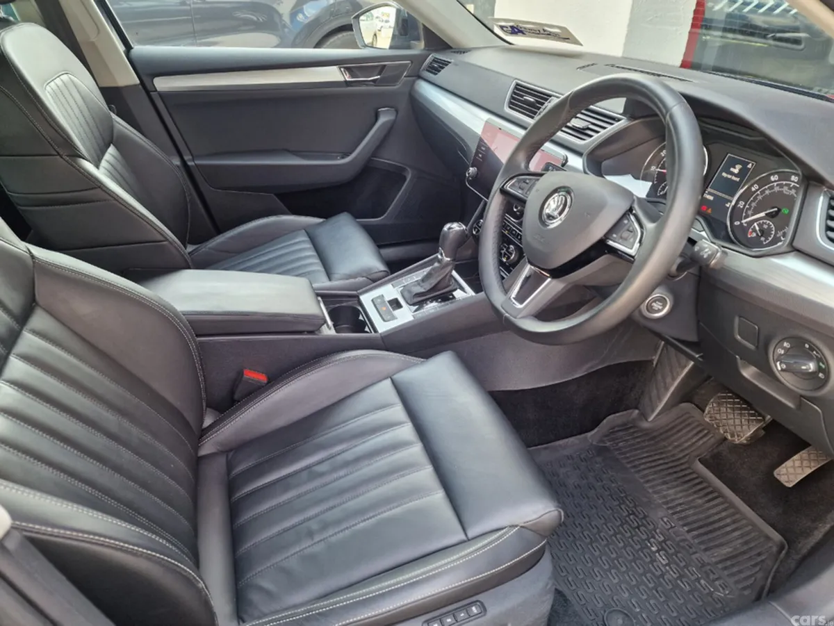 Skoda Superb Hatchback, Petrol, 2019, Grey