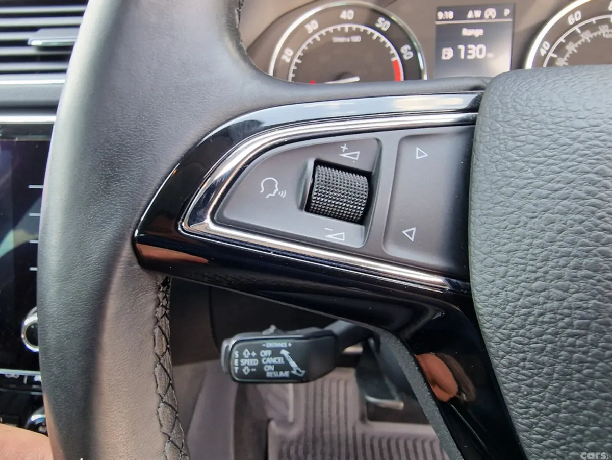 Skoda Superb Hatchback, Petrol, 2019, Grey