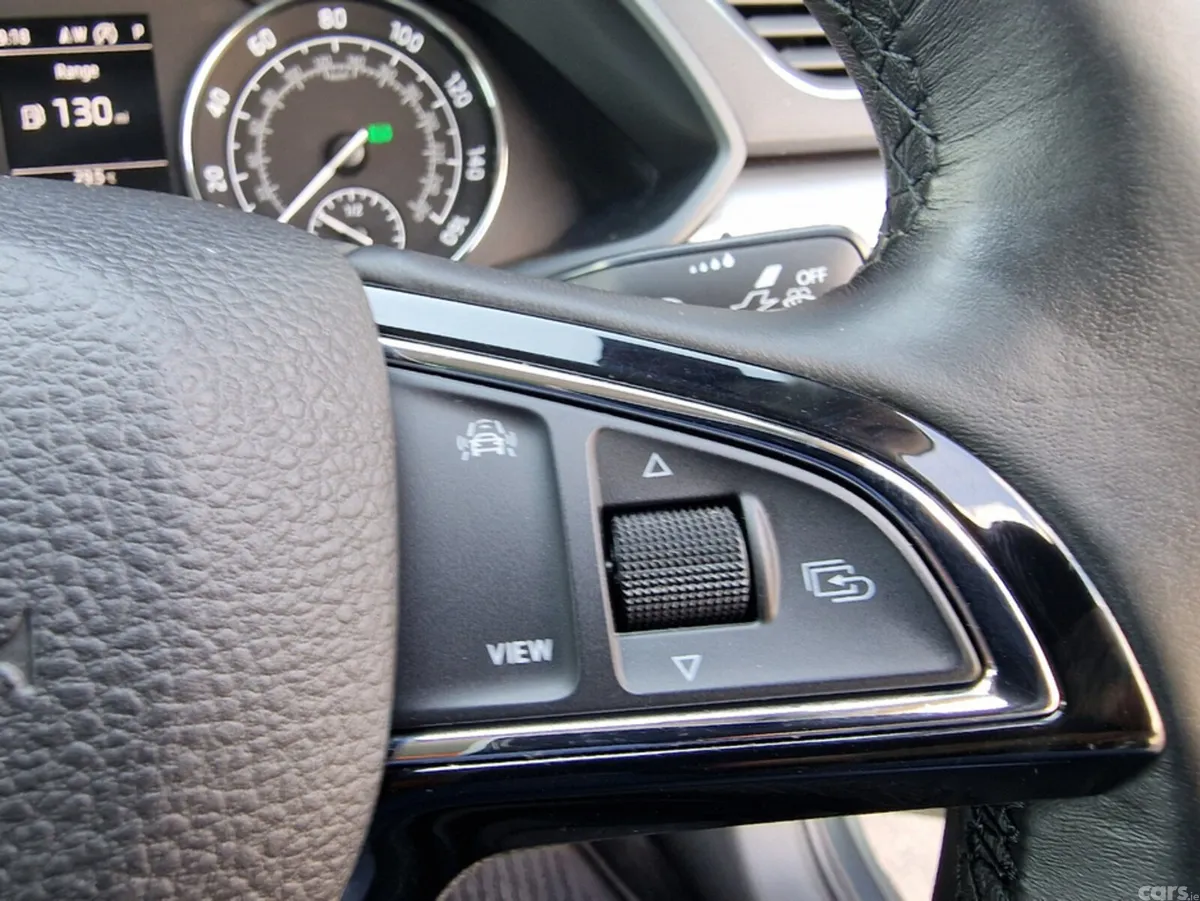 Skoda Superb Hatchback, Petrol, 2019, Grey
