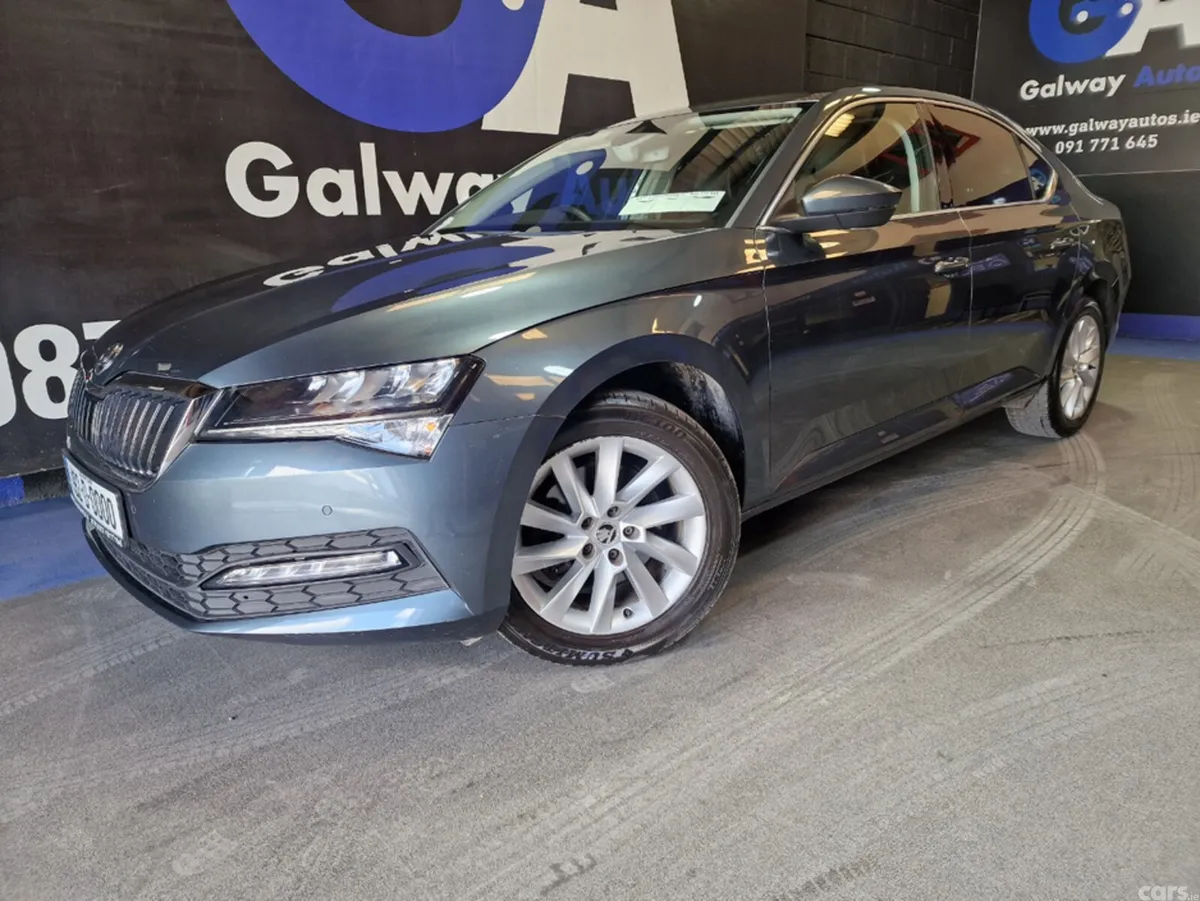 Skoda Superb Hatchback, Petrol, 2019, Grey