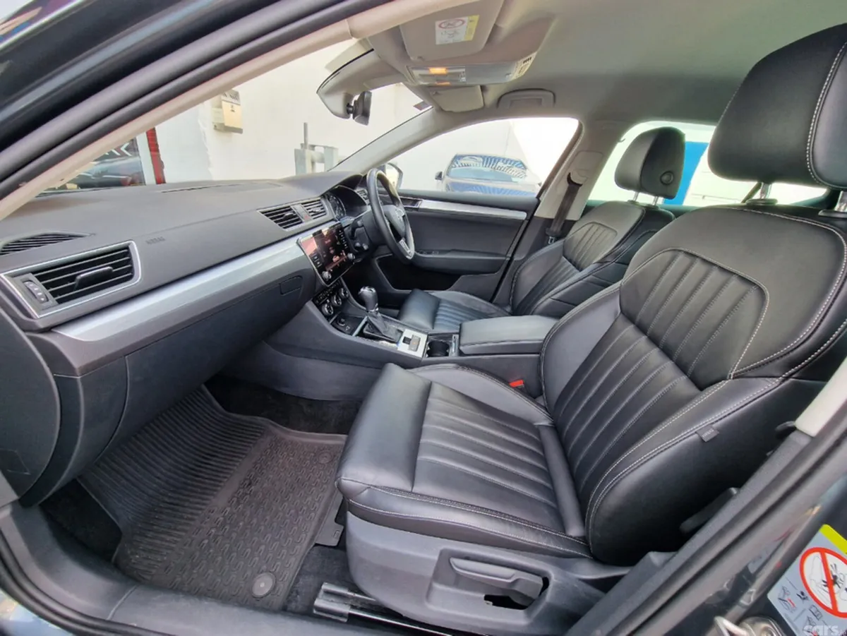 Skoda Superb Hatchback, Petrol, 2019, Grey
