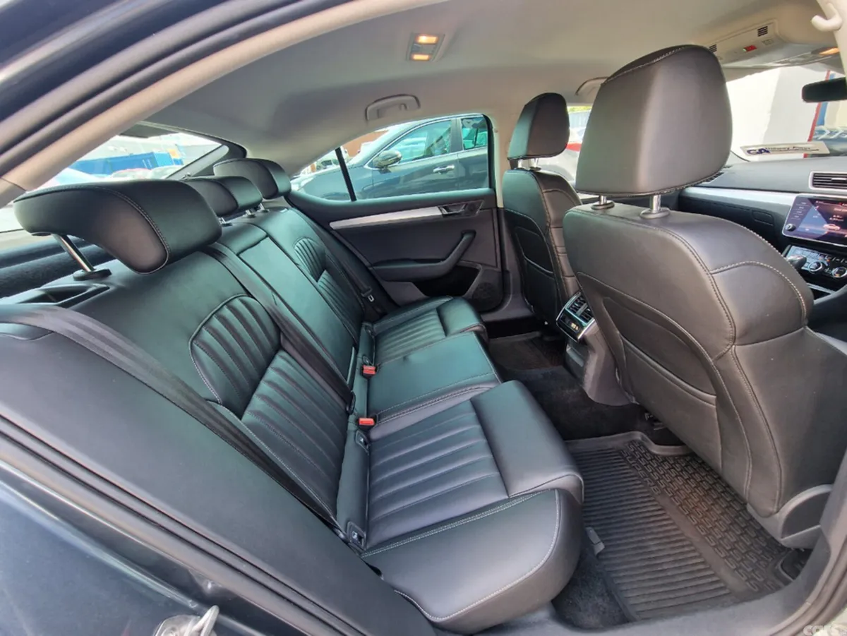 Skoda Superb Hatchback, Petrol, 2019, Grey