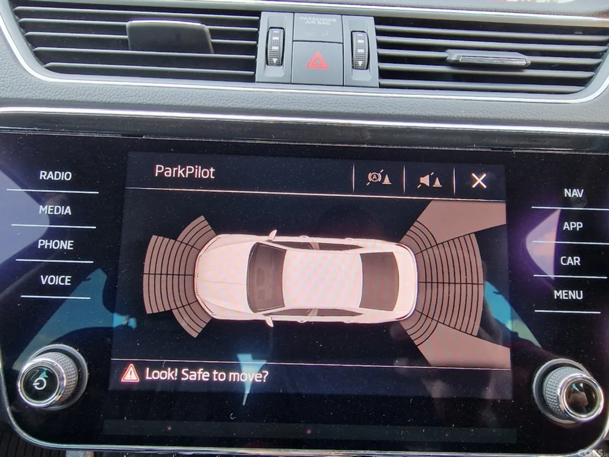 Skoda Superb Hatchback, Petrol, 2019, Grey