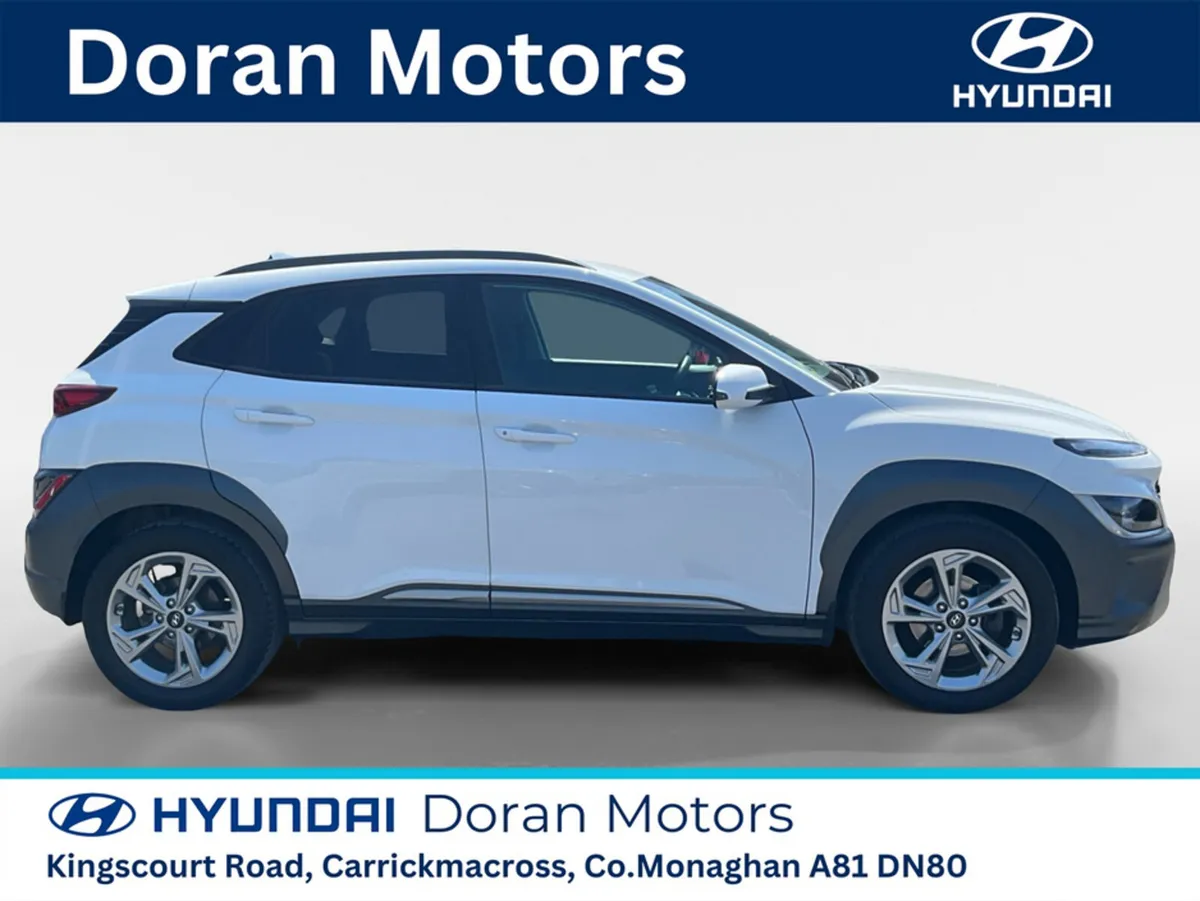 Hyundai KONA MPV, Petrol, 2023, White
