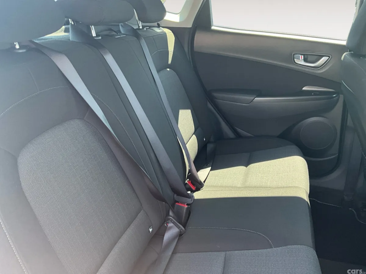 Hyundai KONA MPV, Petrol, 2023, White