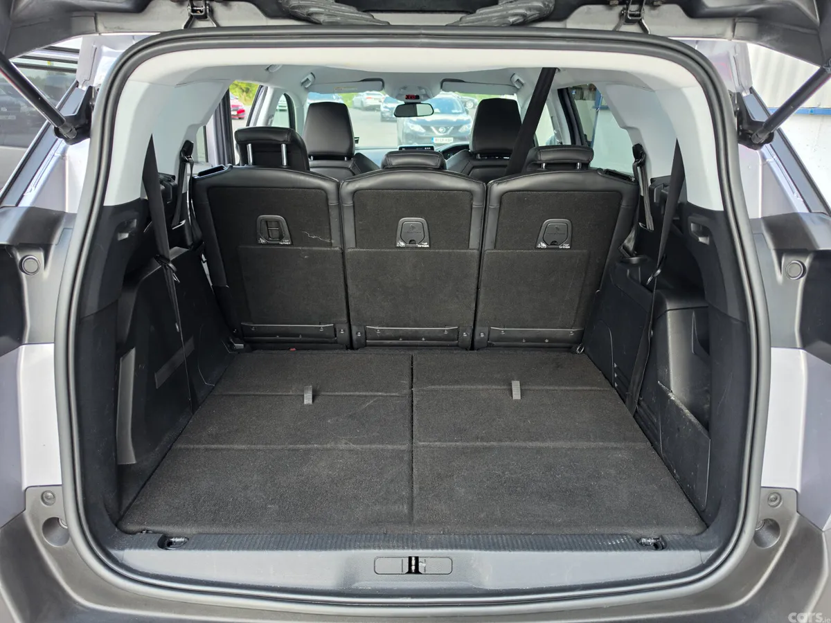 Peugeot 5008 MPV, Diesel, 2018, Grey