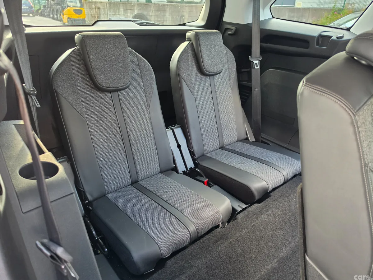 Peugeot 5008 MPV, Diesel, 2018, Grey