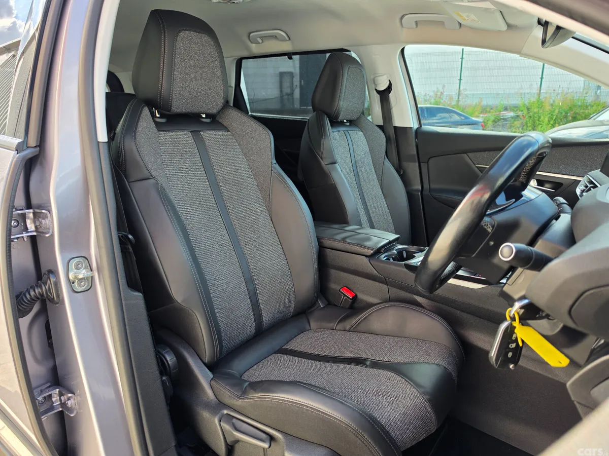 Peugeot 5008 MPV, Diesel, 2018, Grey