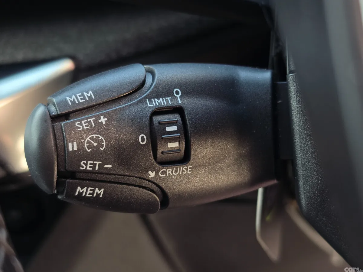 Peugeot 5008 MPV, Diesel, 2018, Grey