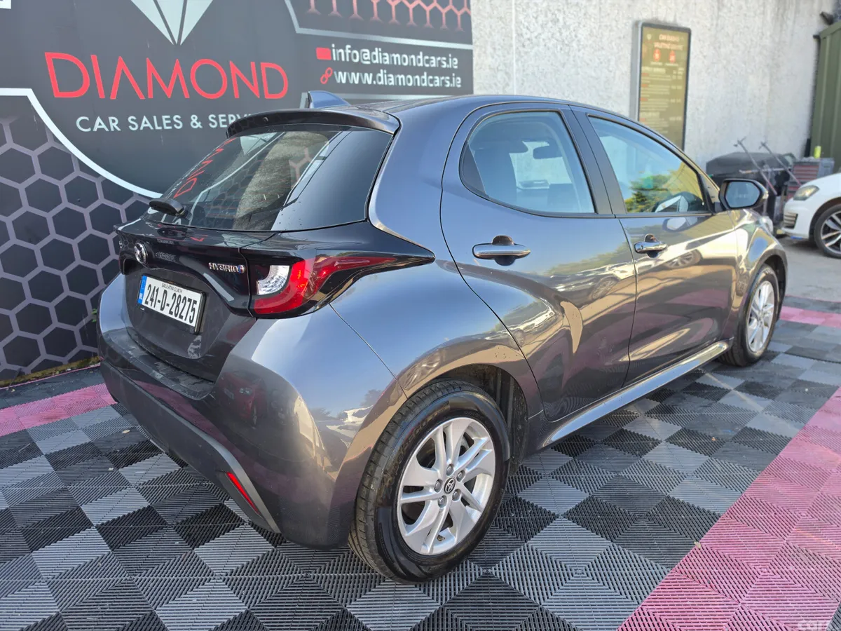 Toyota Yaris Hatchback, Petrol Hybrid, 2024, Grey
