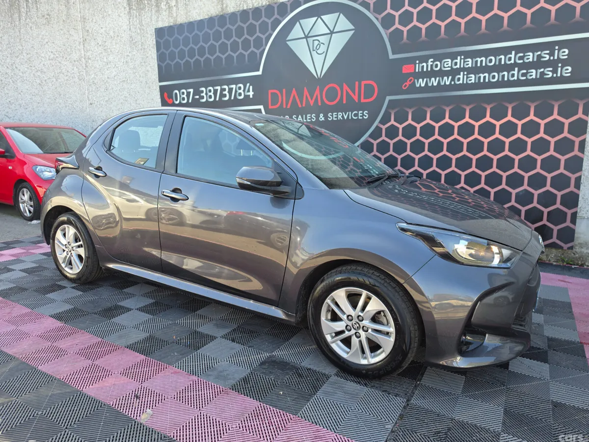 Toyota Yaris Hatchback, Petrol Hybrid, 2024, Grey