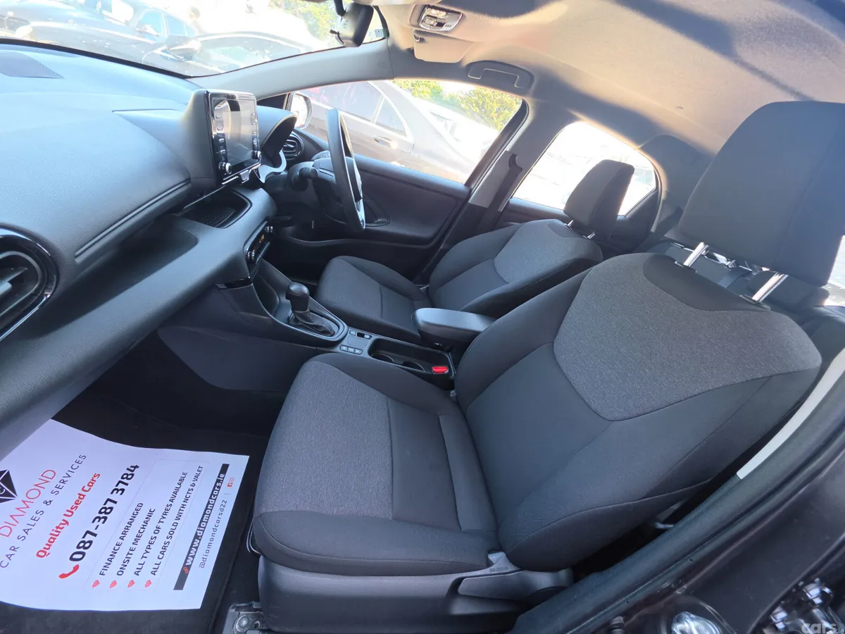 Toyota Yaris Hatchback, Petrol Hybrid, 2024, Grey