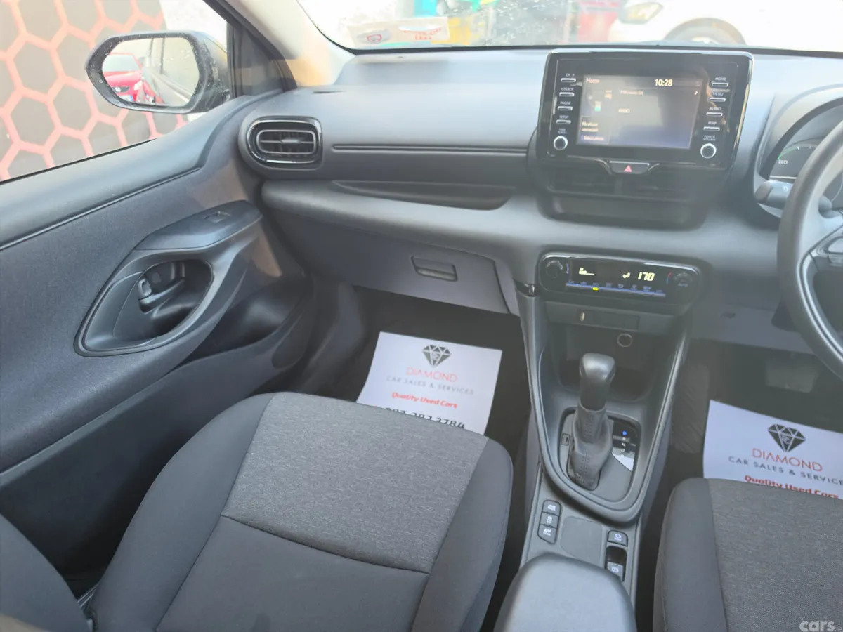 Toyota Yaris Hatchback, Petrol Hybrid, 2024, Grey