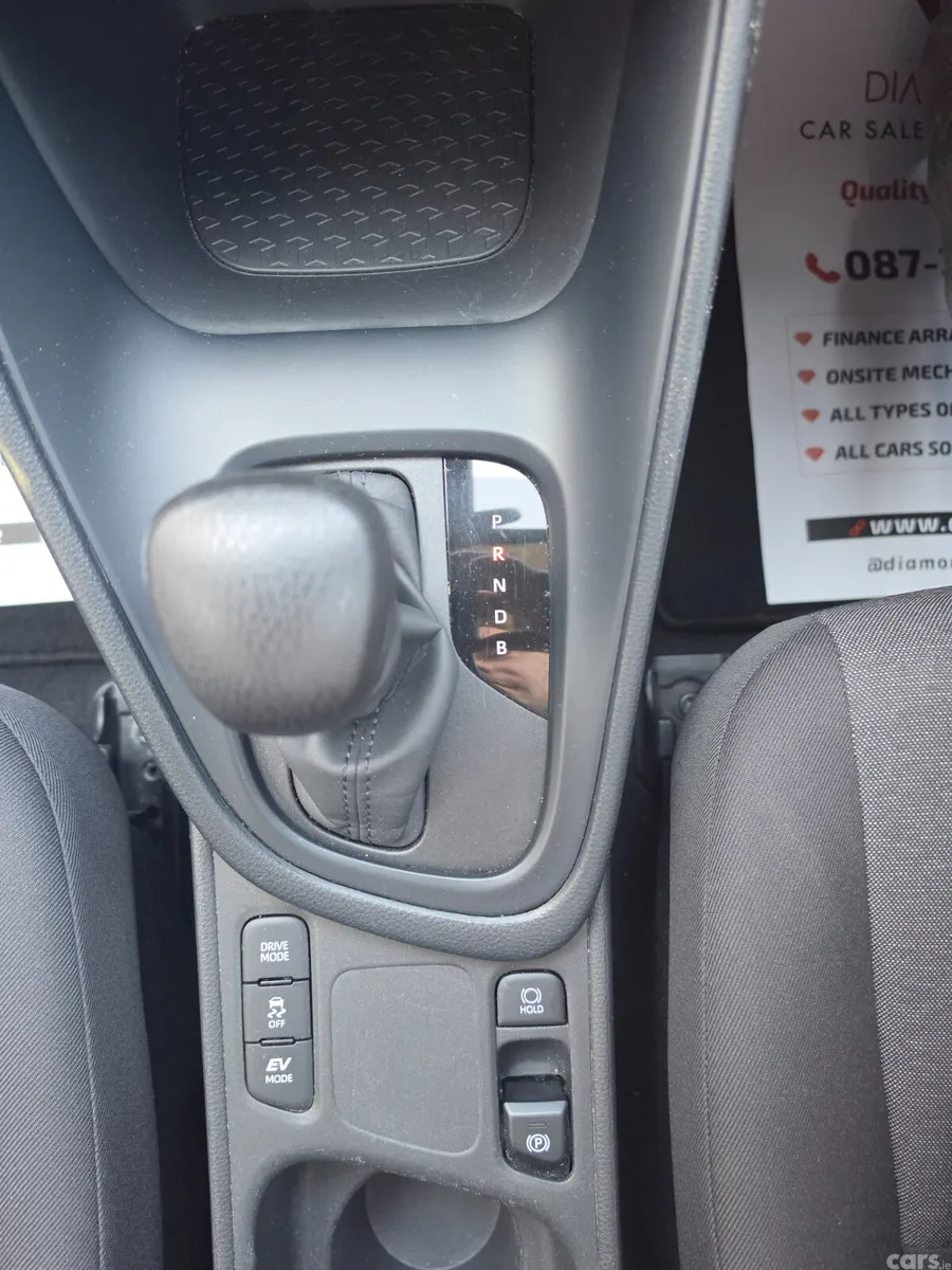 Toyota Yaris Hatchback, Petrol Hybrid, 2024, Grey