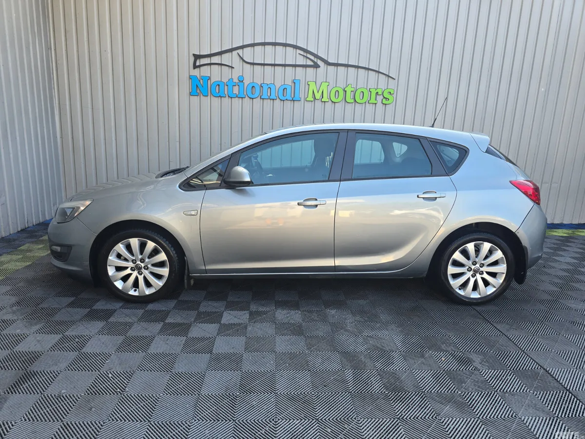 Opel Astra Hatchback, Diesel, 2014, Silver