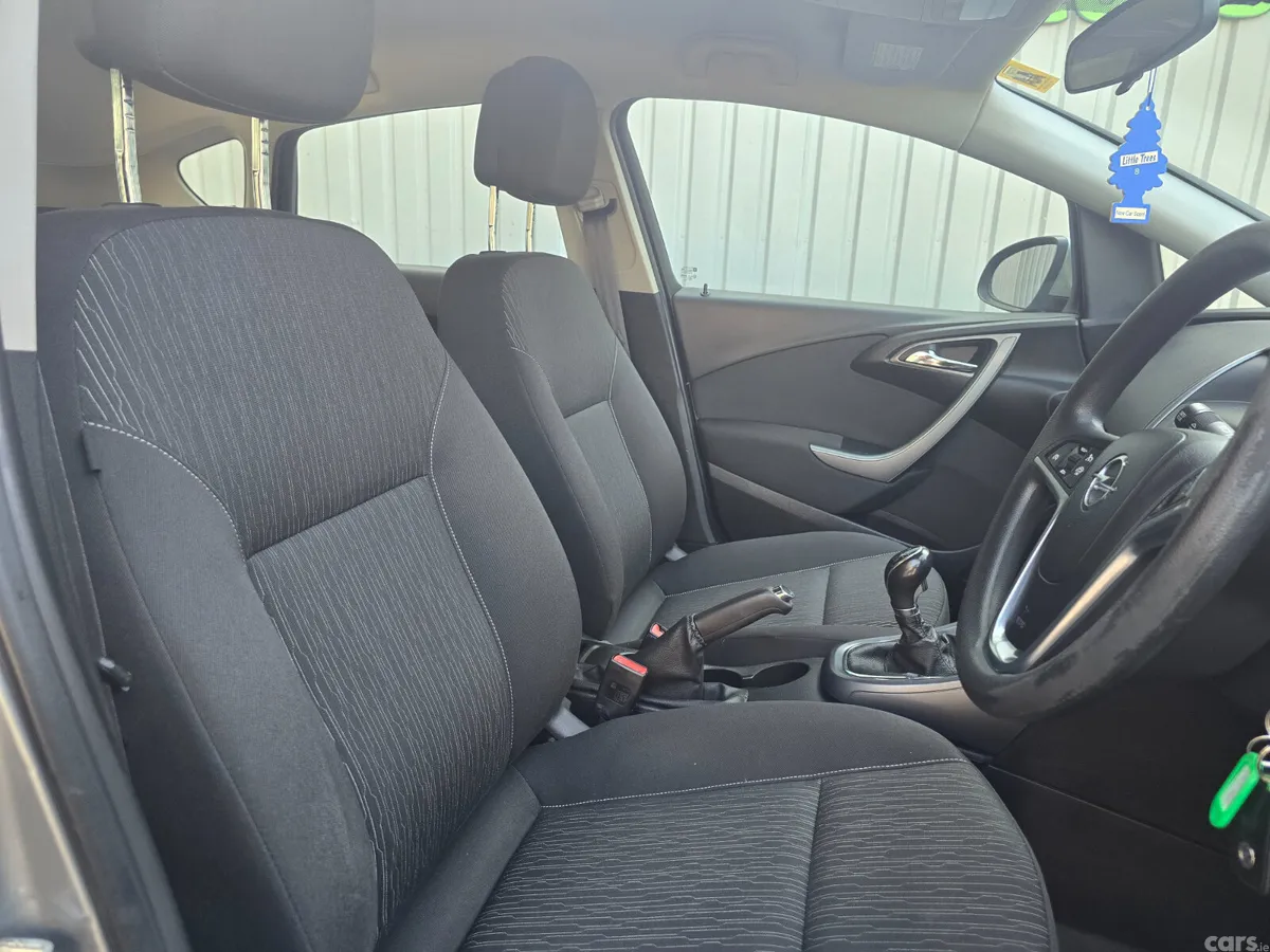 Opel Astra Hatchback, Diesel, 2014, Silver