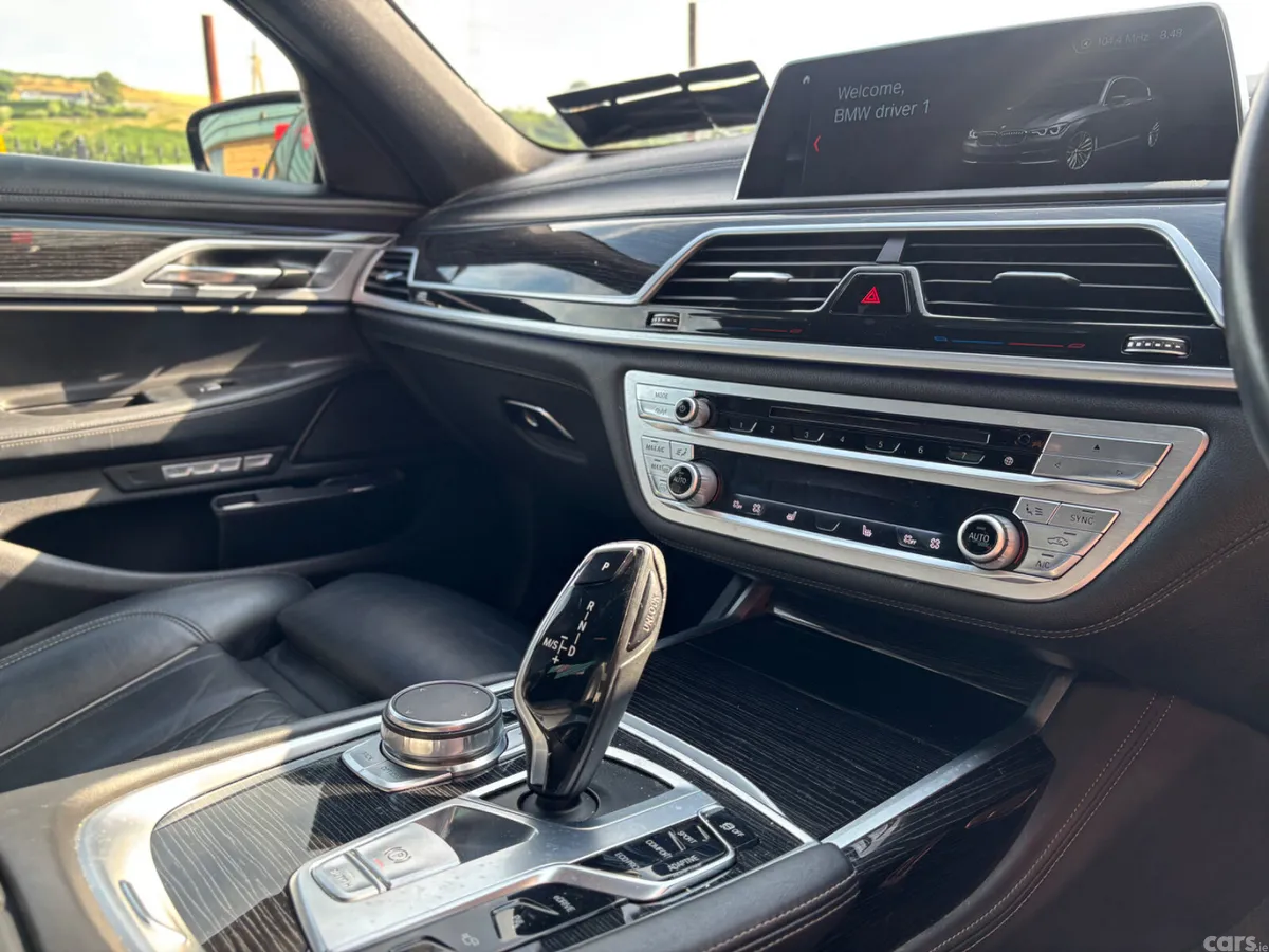 BMW 7-Series Saloon, Petrol Plug-in Hybrid, 2017, Black