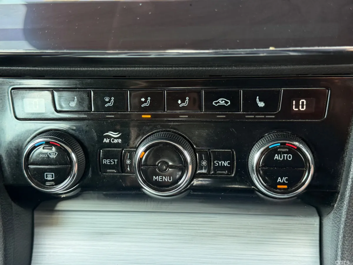 Skoda Superb Saloon, Diesel, 2022, Grey