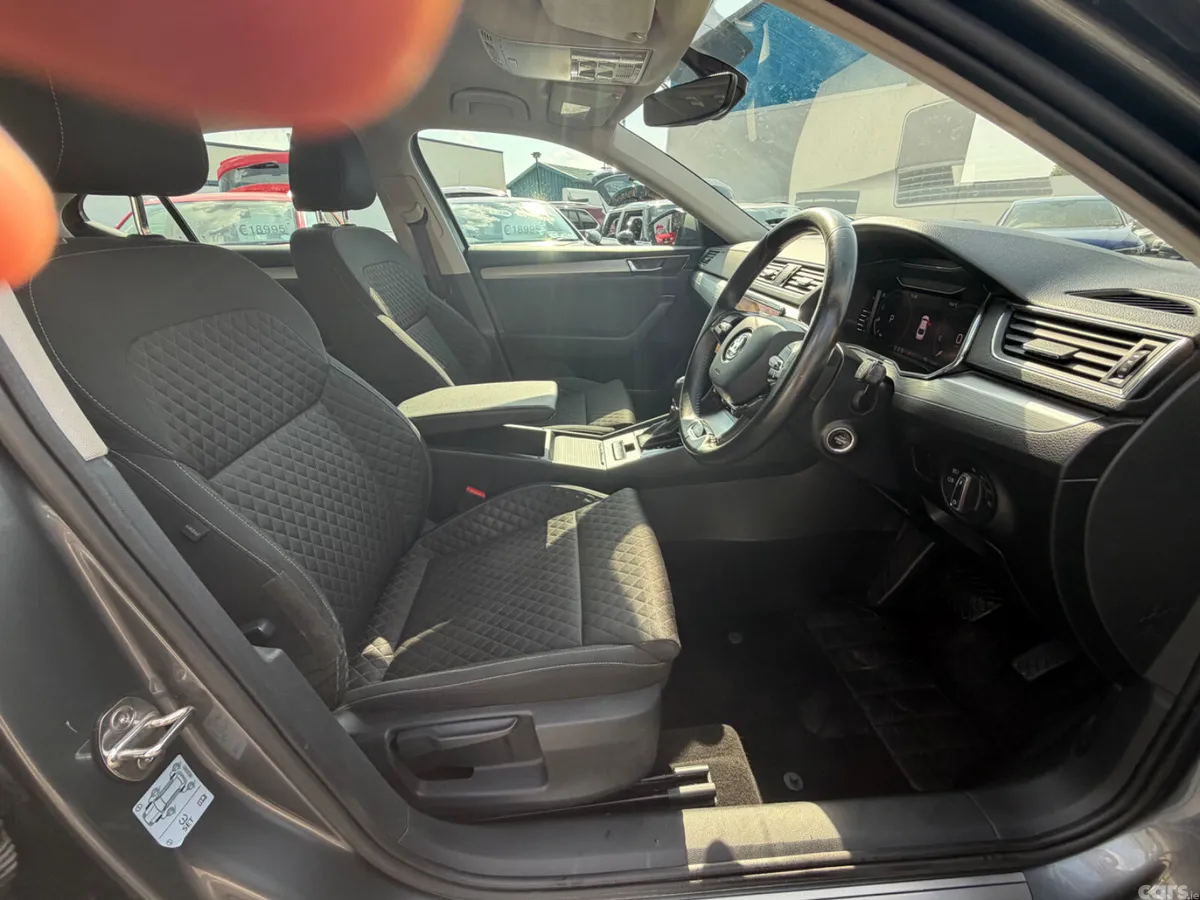 Skoda Superb Saloon, Diesel, 2022, Grey
