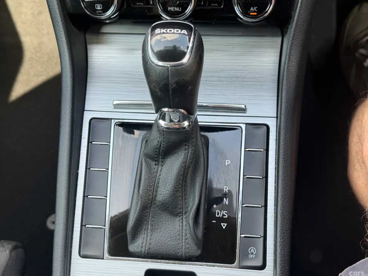 Skoda Superb Saloon, Diesel, 2022, Grey