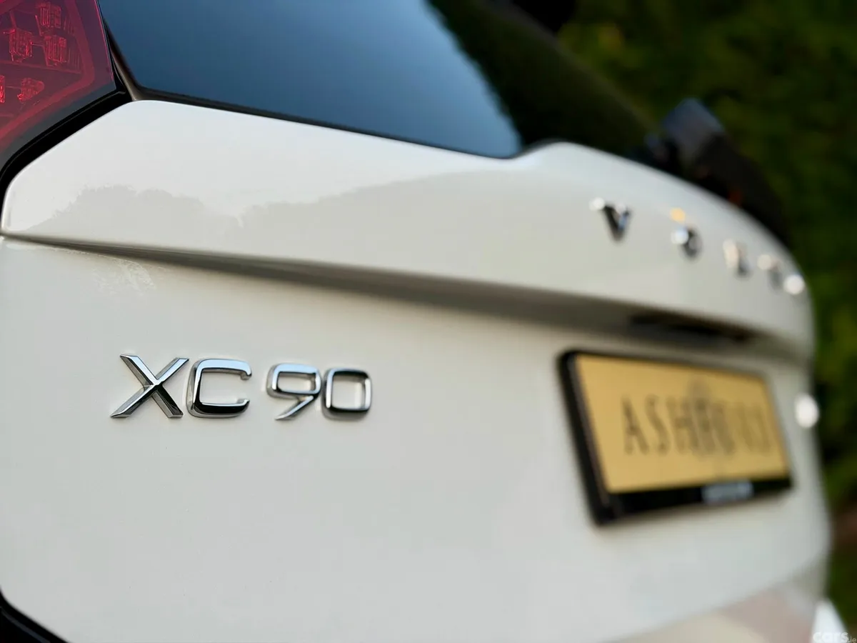 Volvo XC90 SUV, Petrol Plug-in Hybrid, 2025, White