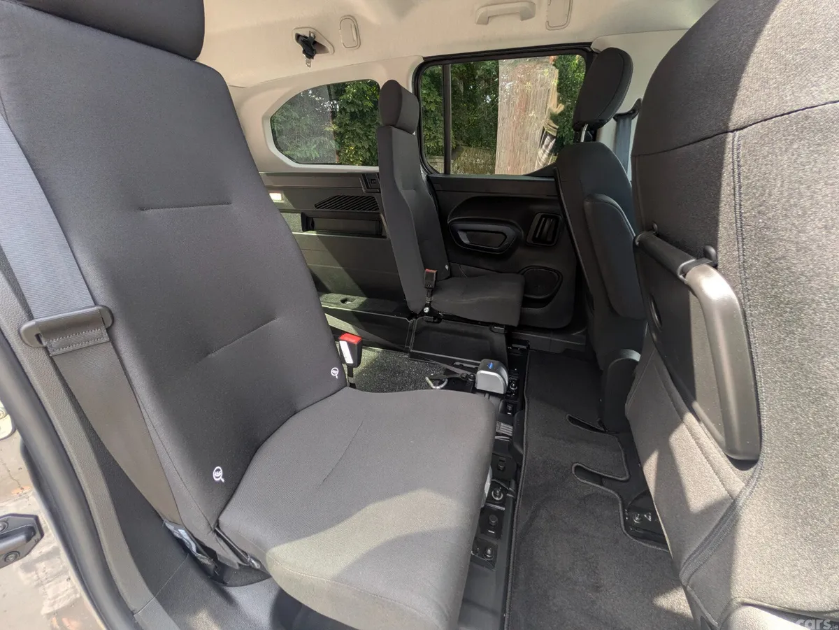 Peugeot Rifter MPV, Diesel, 2023, Grey