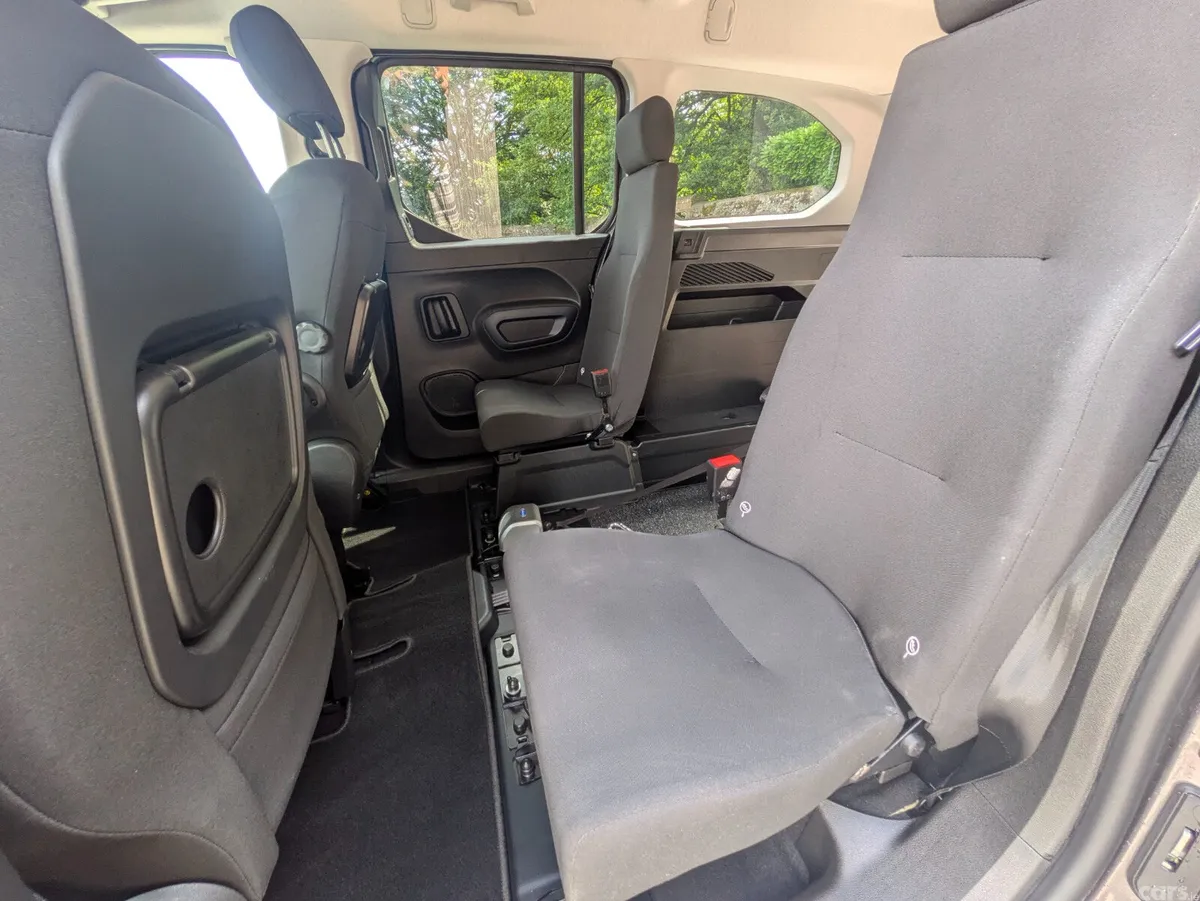 Peugeot Rifter MPV, Diesel, 2023, Grey