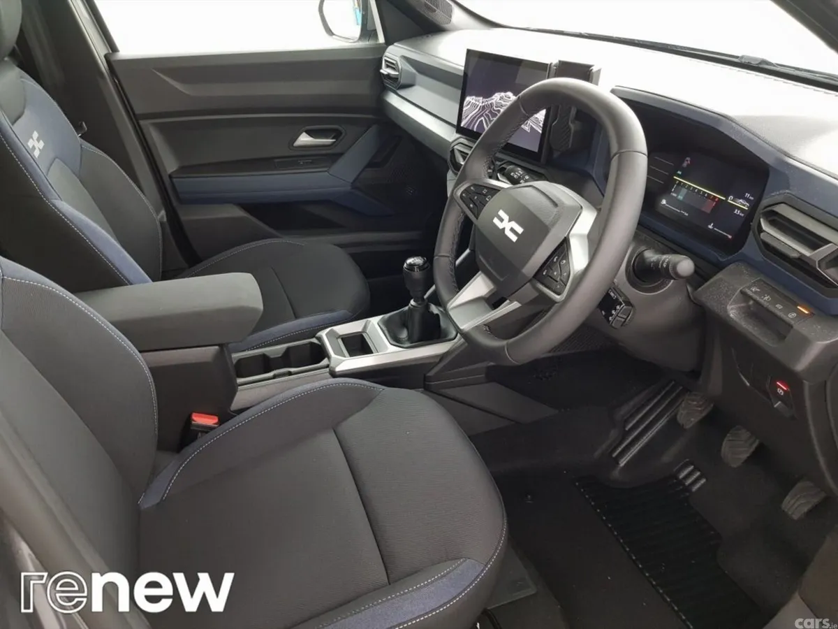 Dacia Duster SUV, Petrol Hybrid, 2026, Grey