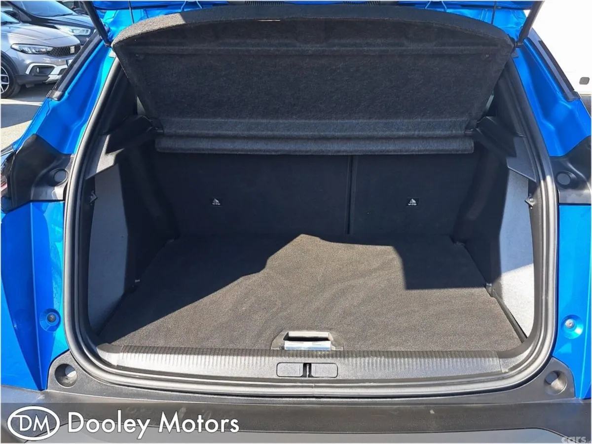 Peugeot 2008 MPV, Petrol, 2024, Blue