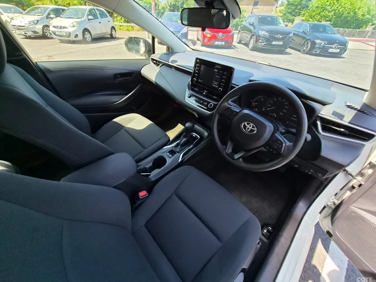 Toyota Corolla Saloon, Petrol Hybrid, 2019, White