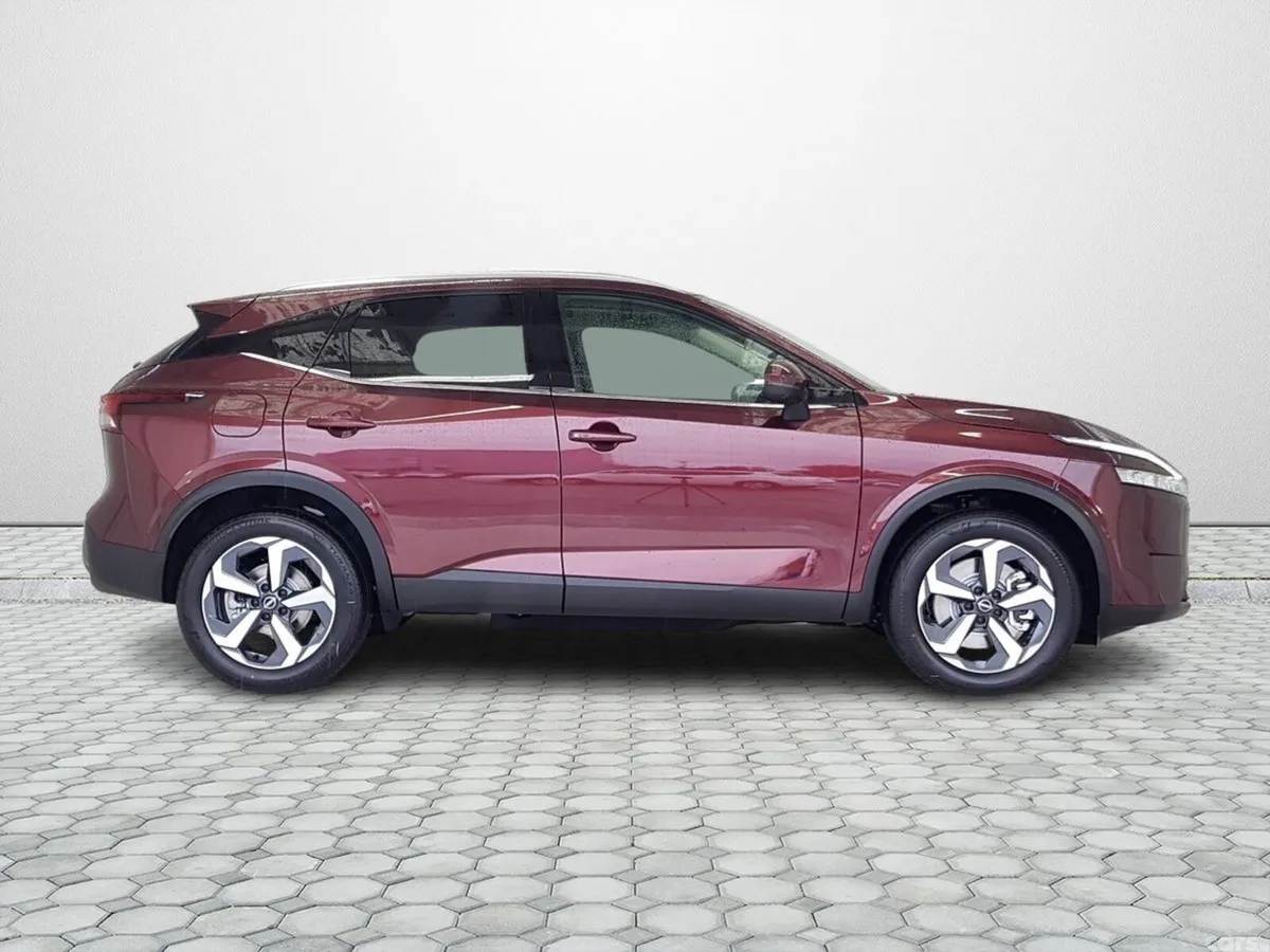 Nissan Qashqai SUV, Petrol, 2025, Red