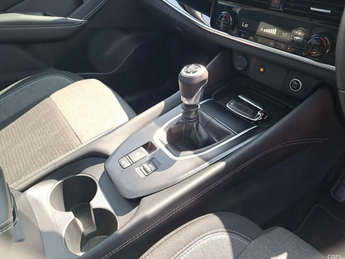Nissan Qashqai SUV, Petrol, 2025, Red