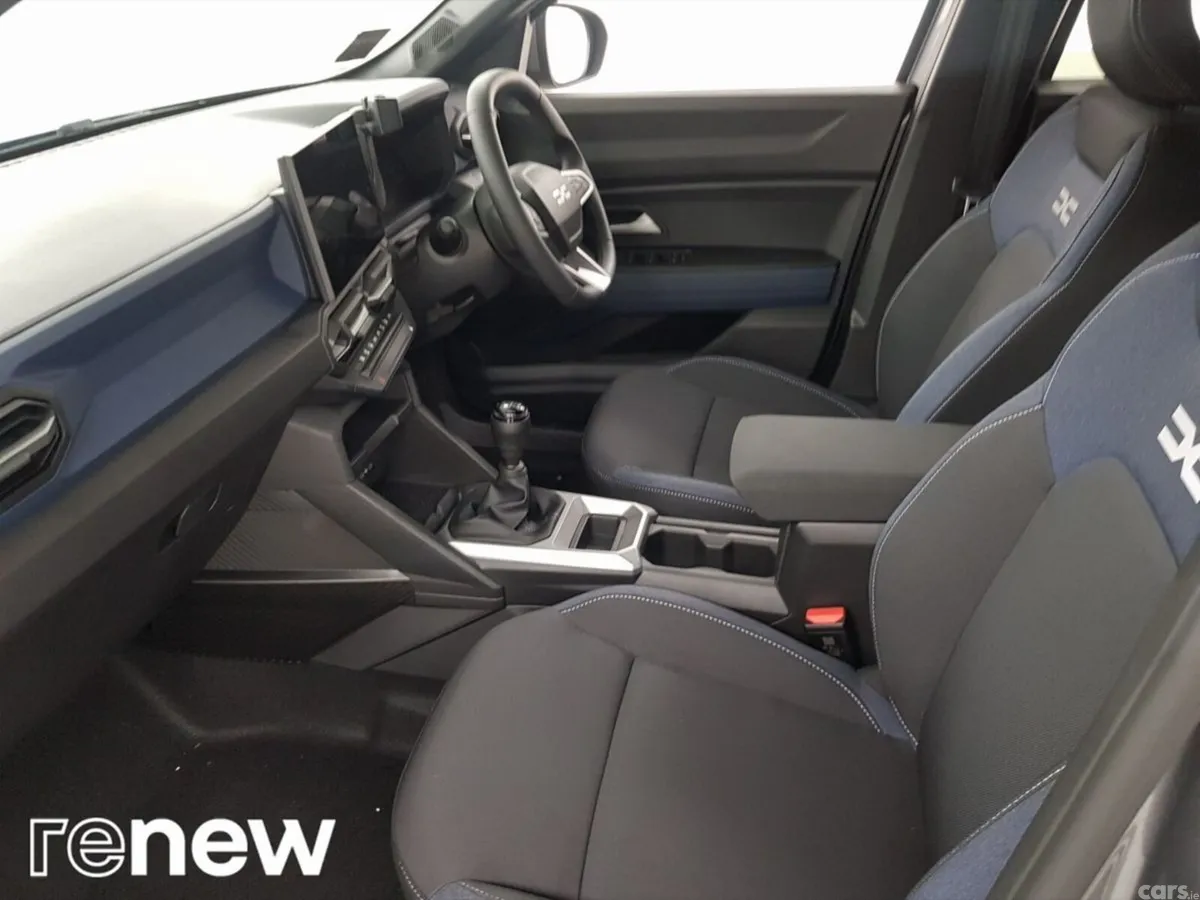 Dacia Duster SUV, Petrol Hybrid, 2026, Grey