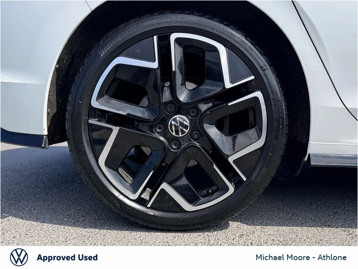 Volkswagen Golf Estate, Diesel, 2024, White