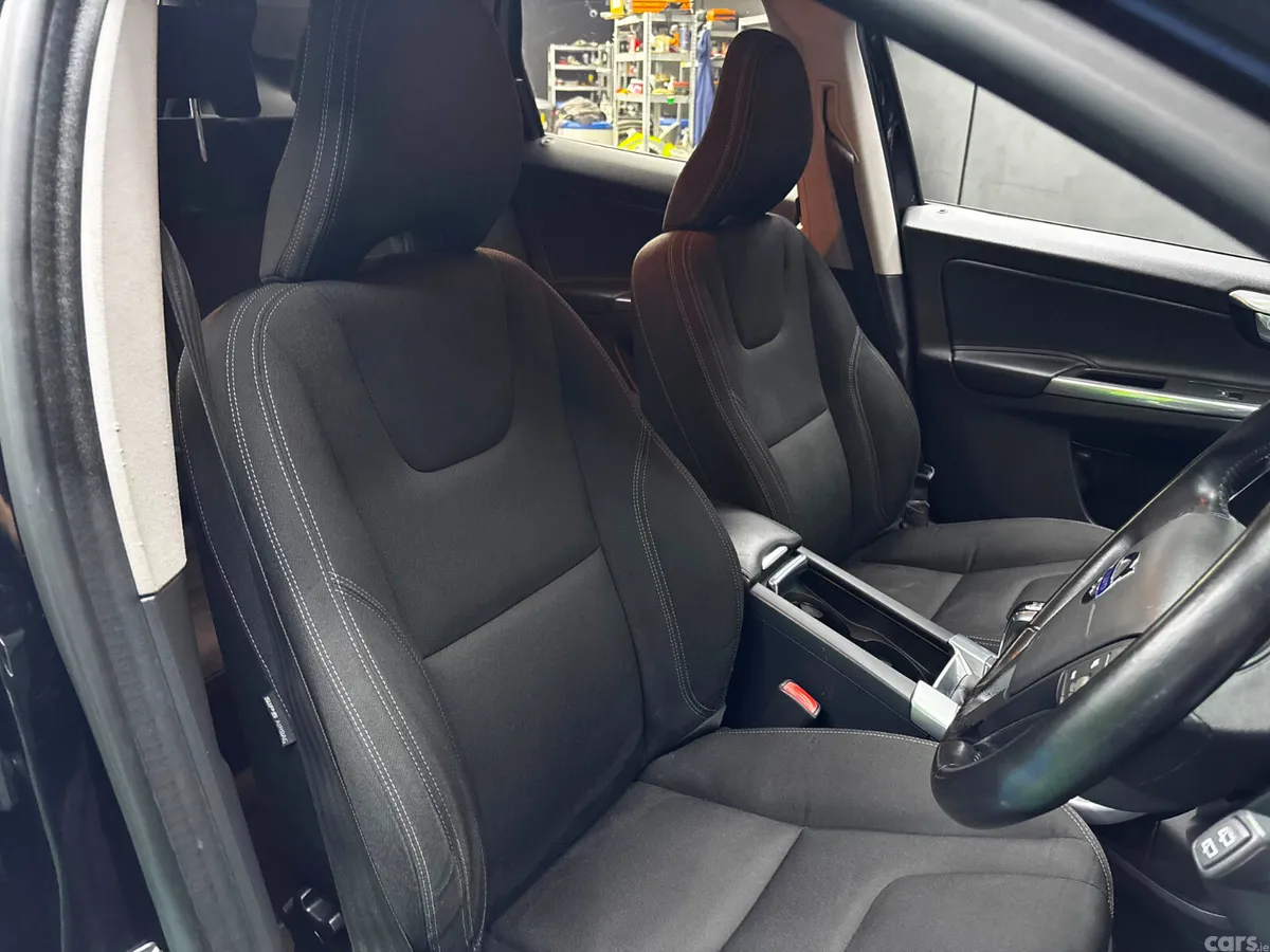 Volvo XC60 SUV, Diesel, 2015, Black